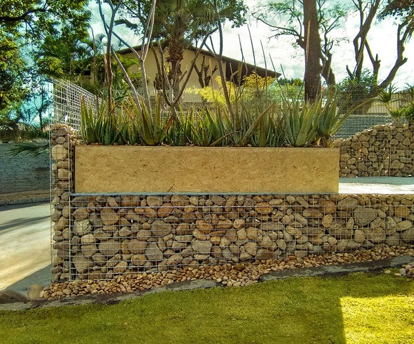 Muro de Pedra Seixo Rolado